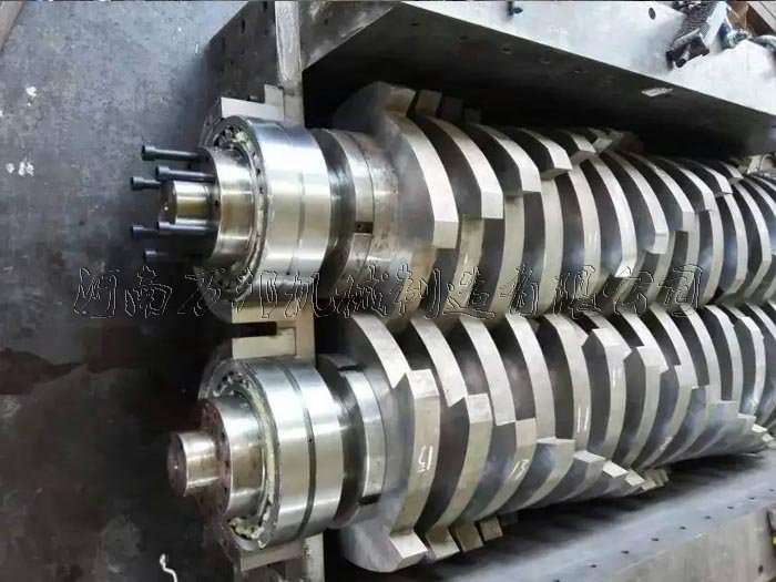 紙箱撕碎機內(nèi)部
